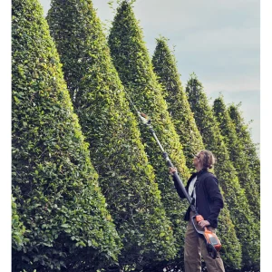 Husqvarna® 520iHT4 Telescopic Hedge Trimmer - view 2