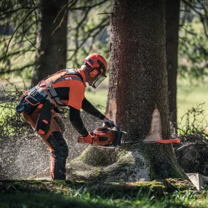 Husqvarna® 572 XP Chainsaws - view 3