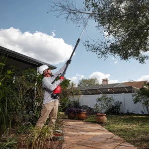 Milwaukee® M18™ Brushless Telescoping Pole Pruning Shears - view 4