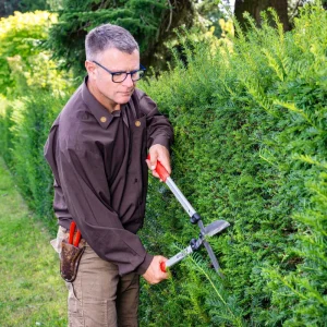 Felco® 250-63 Hedge Shears - view 2