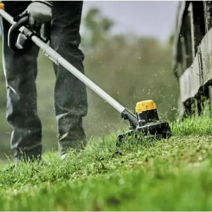 DeWalt 20V Max 13in Cordless String Trimmer Kit - view 4