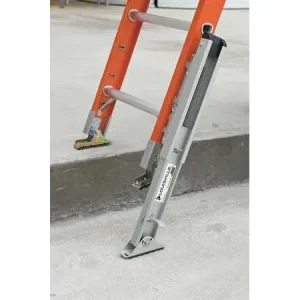 28′ Extension Ladder with V Hooks and Automatic Leg Levelers - view 2